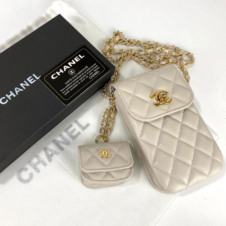 CHANEL CLASSİC PHONE AND AİRPODS CASE BEJ
